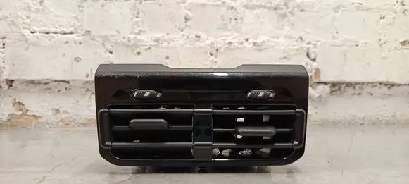 BMW i5 G60 Rear air vent grill 5a13167