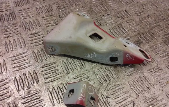 Fiat 500 Fender mounting bracket