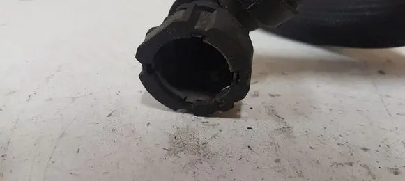 Peugeot 208 I Engine coolant pipe/hose 9684639980
