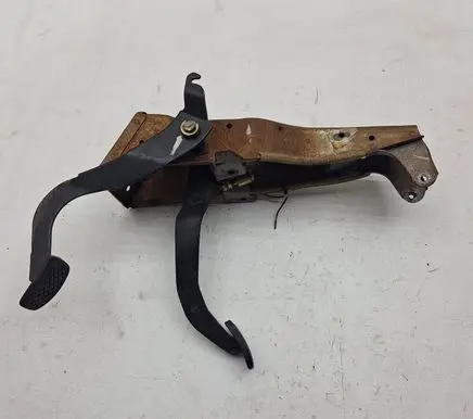 Subaru Justy Pedal assembly 