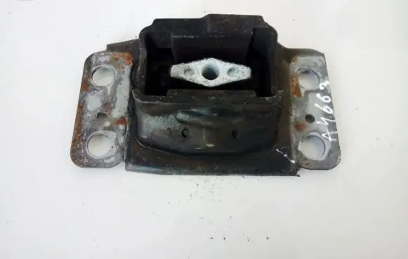 Ford Mondeo MK IV Engine mount bracket 66917m121a 6691-7m121-a