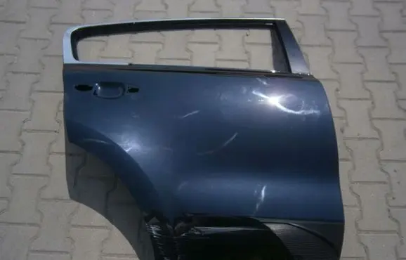 KIA Sportage Rear door