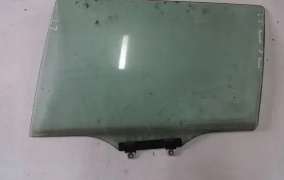 Honda Accord Sliding door window/glass 