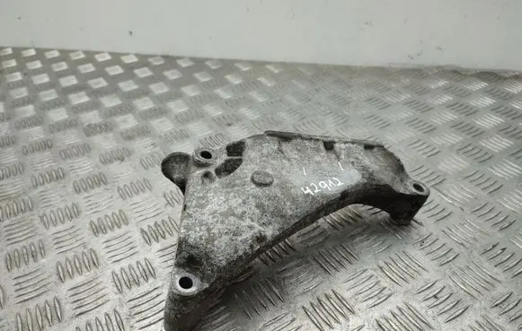 Volkswagen Transporter - Caravelle T5 Engine mounting bracket 03L199207B