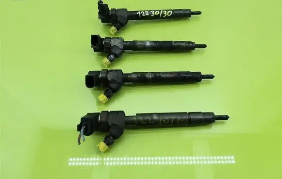 Mercedes-Benz C W203 Fuel injectors set A6110700987