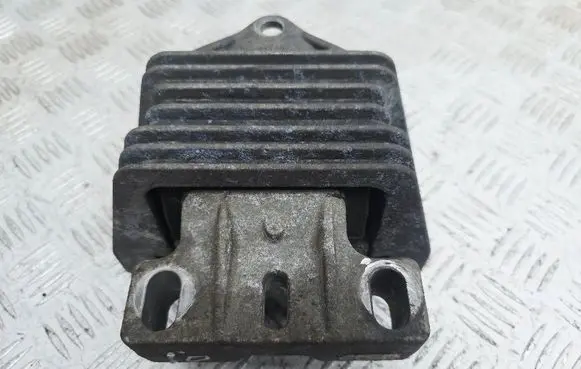 Audi TT Mk1 Engine mount bracket 8N0199555C