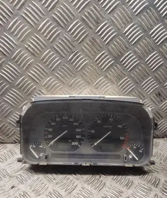 Volkswagen Golf III Speedometer (instrument cluster) 1h0919860e