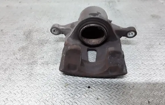 Hyundai i30 Front brake caliper