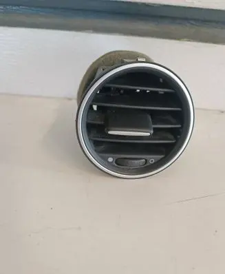 Fiat Grande Punto Dash center air vent grill 735485651