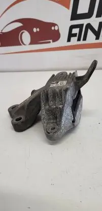 Chevrolet Orlando Gearbox mount 13284425