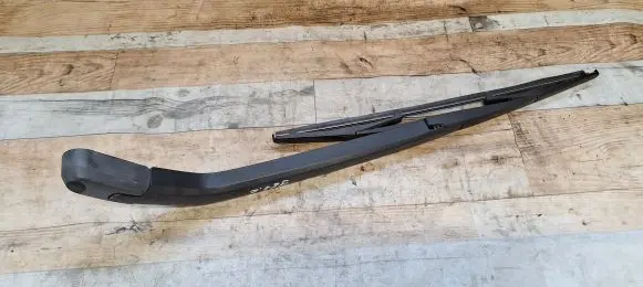 Mitsubishi Outlander Rear wiper blade arm