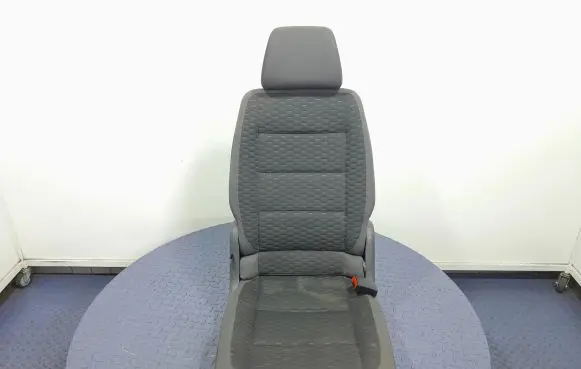 Volkswagen Cross Touran I Second row seats 