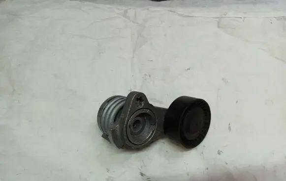 BMW 3 E90 E91 Alternator belt tensioner 8624196