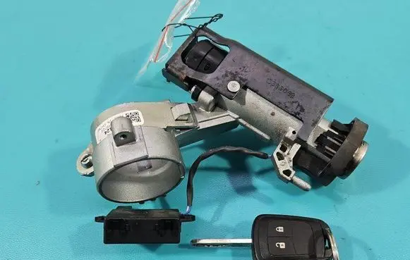 Opel Astra J Ignition lock 7812A-284074 IMPRK1510738