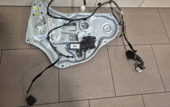 Hyundai ix35 Rear door window regulator with motor 814102Y000