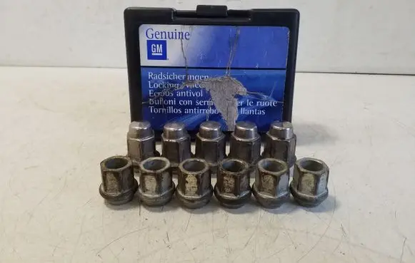 Nuts/bolts