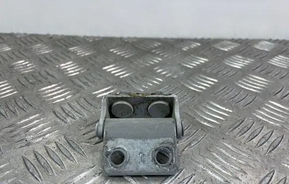 Mitsubishi Outlander Tailgate/trunk/boot hinge