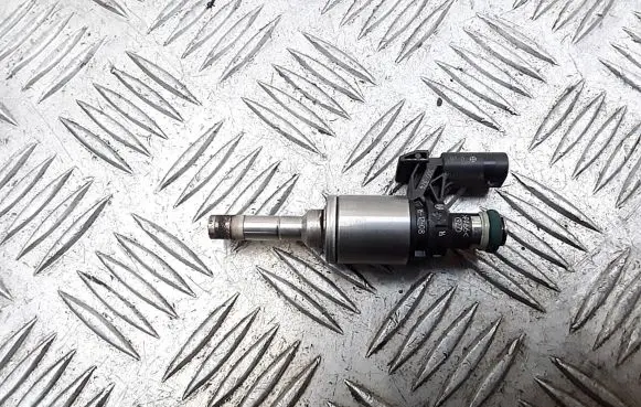 Skoda Fabia Mk3 (NJ) Fuel injector 0261500374 04E906036T