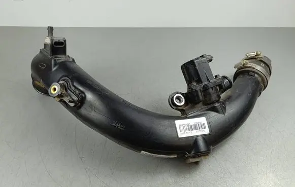 Alfa Romeo Stelvio Turbo air intake inlet pipe/hose 00500536260 05281935AC