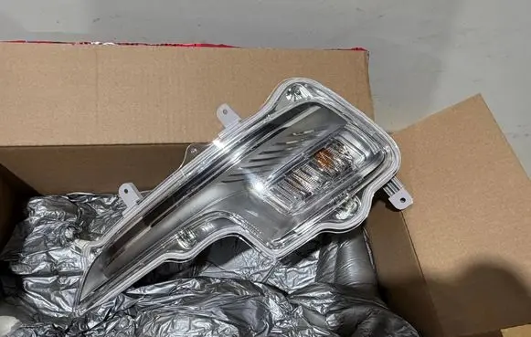 Chevrolet Volt I Front fog light 22810494