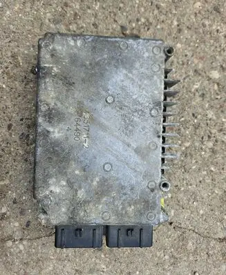 Chrysler Voyager Engine control unit/module 46517112 64490 7207AG
