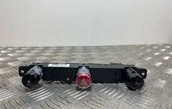 Fiat 500X Hazard light switch 07356109100