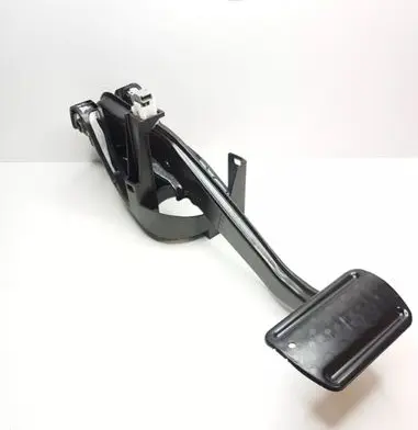 Mercedes-Benz E C207 W207 Brake pedal A204290074