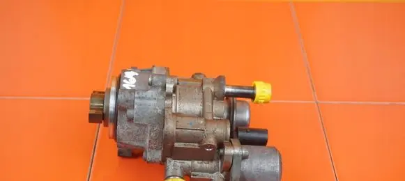 BMW 3 E90 E91 Fuel injection high pressure pump N53B30A