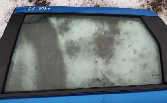 Nissan Qashqai Rear door window glass