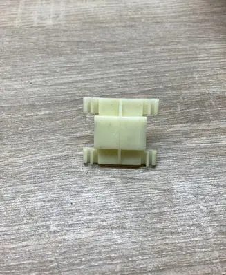Volkswagen Golf IV Other body part 1H08535853