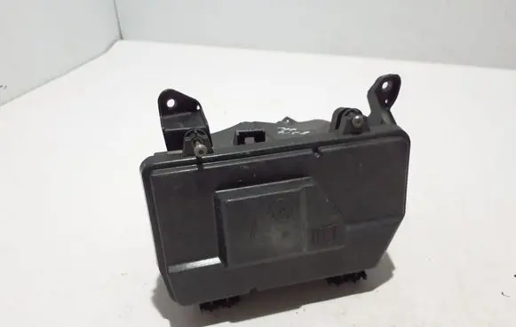 Mercedes-Benz E W214 Fuse box set A2065400200