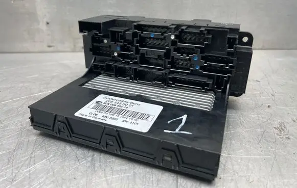Mercedes-Benz CLK A209 C209 Fuse module 2095450001 5DK00848510