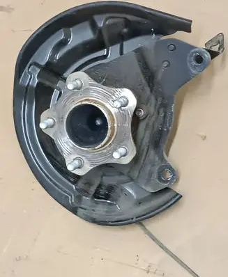 Nissan Leaf II (ZE1) Rear wheel hub