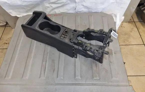 Ford Focus Center console BM51A045M62