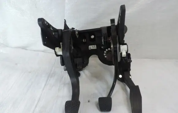 Opel Astra K Pedal assembly 39117364