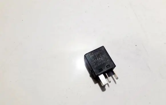 Volvo S40, V40 Other relay mb953382 021751a