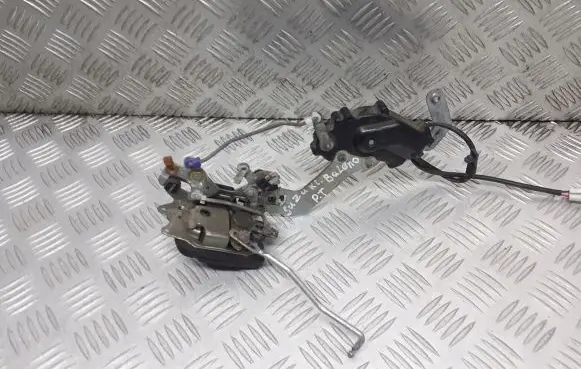 Suzuki Baleno EG Rear door lock
