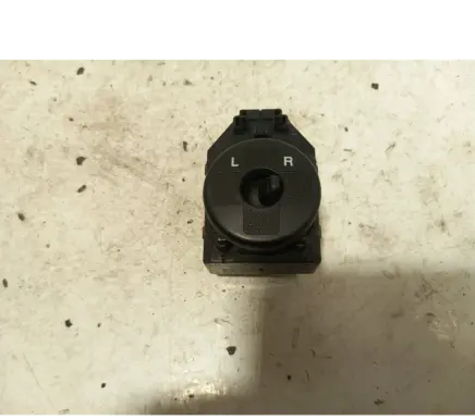 Hyundai Tucson JM Wing mirror switch