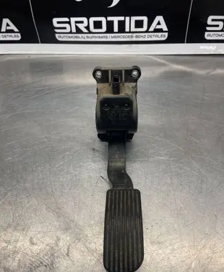 Mercedes-Benz Sprinter W906 Accelerator throttle pedal A9063000304