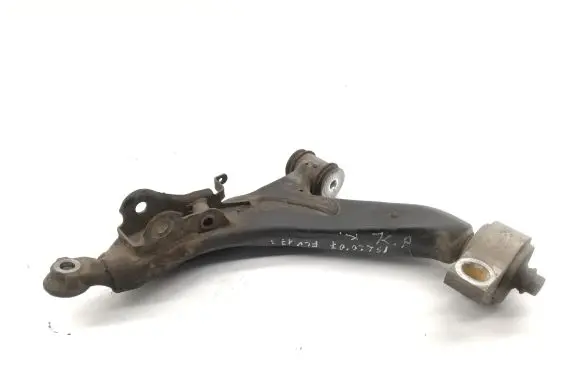 Lexus IS 220D-250-350 Front lower control arm/wishbone