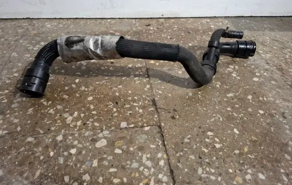 Volvo XC60 Engine coolant pipe/hose
