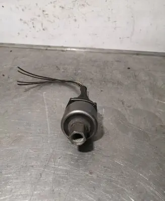 Opel Omega B2 Air conditioning (A/C) pressure sensor 90359991 280423