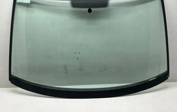 Volkswagen Transporter - Caravelle T5 Front windscreen/windshield window DOT27M452AS1 43R001051 E000185