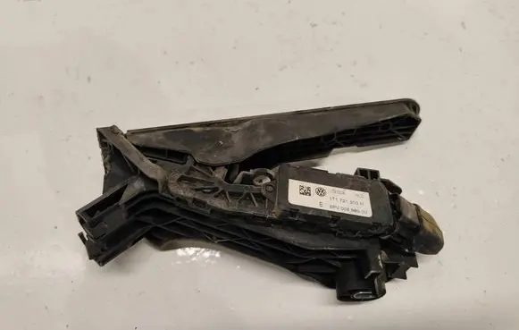Volkswagen Caddy Accelerator throttle pedal 1T1721503H 6PV00868900