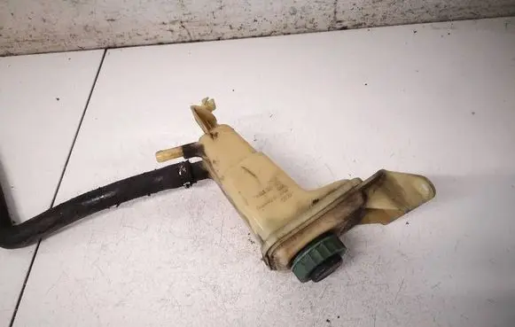 Volkswagen PASSAT B5 Power steering fluid tank/reservoir 8D0422373C