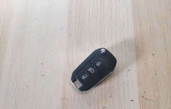 Citroen C4 III e-C4 Ignition lock 9835528280