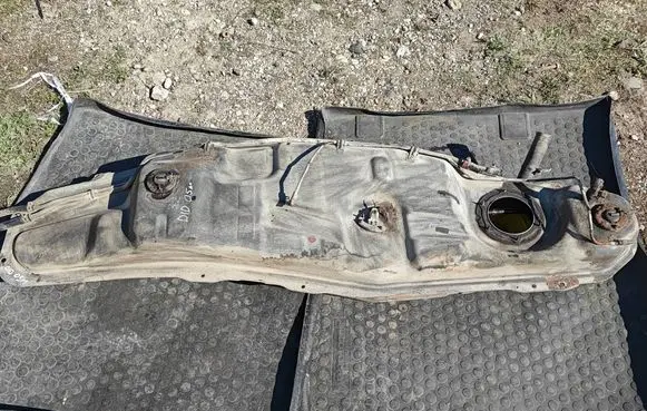 Mitsubishi Pajero Fuel tank 
