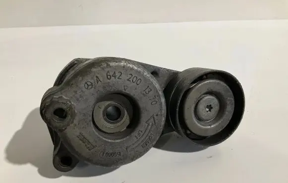 Mercedes-Benz E W212 Alternator belt tensioner A6422001370