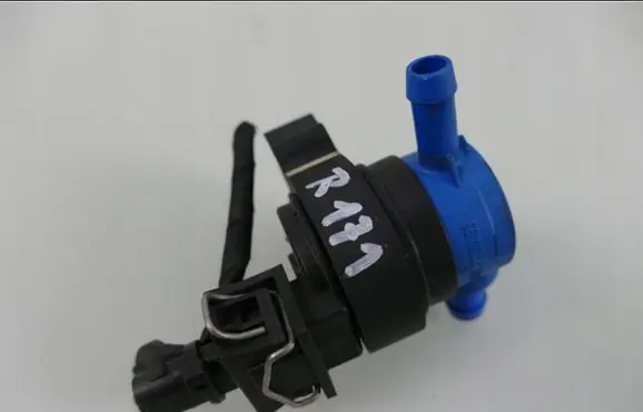 Mercedes-Benz SLK R171 Turbo solenoid valve A0004705493