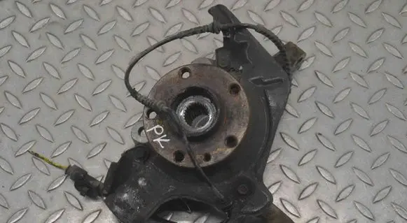 Front wheel hub